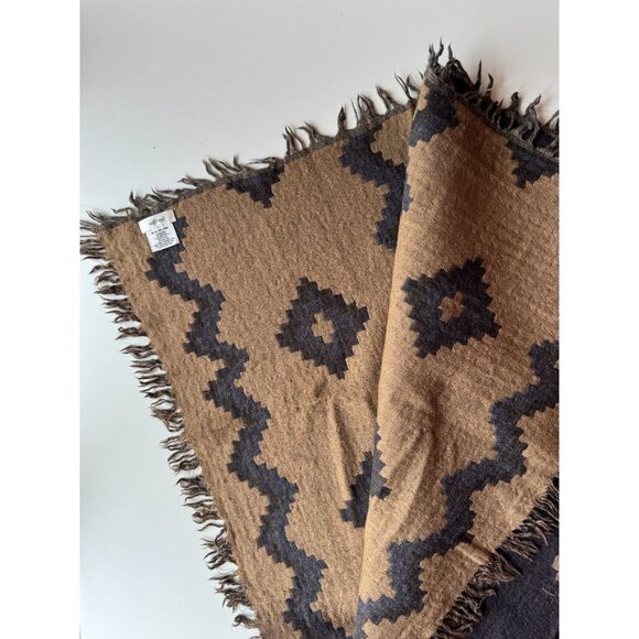 Aritzia WILFRED Scandi Diamond Mosaic Wool Fringed Rectangle Blanket Scarf - Picture 6 of 11